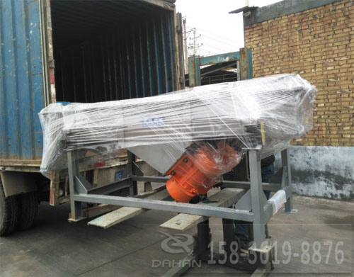 黃豆分級直線振動篩發貨中